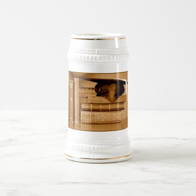 Klassische Bücher für das Graduate Bierglas (Mittel)