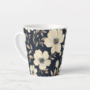 Klassische cremefarbene Blumen auf dunkelblauem Hi Milchtasse
