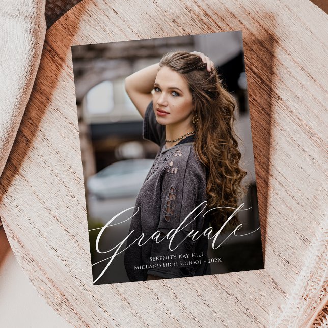 Klassische Elegance Script Abschluss Ankündigung (Classic Elegance Script Graduation Announcement)