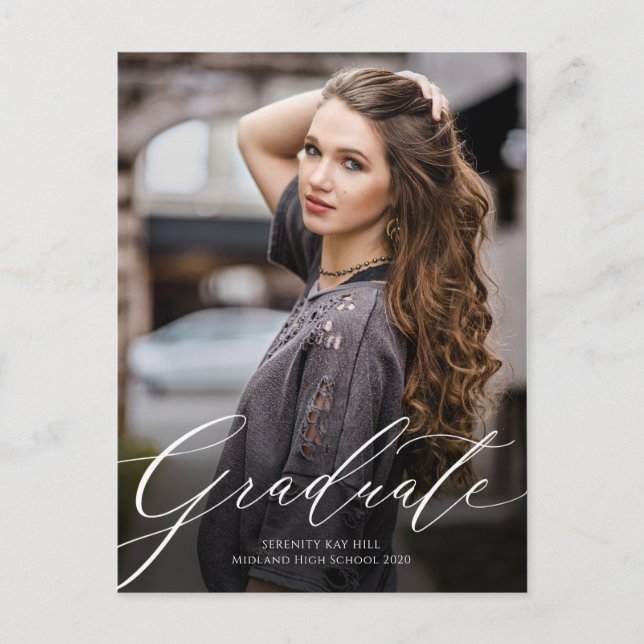 Klassische Elegance Script Abschluss Einladung Postkarte (Vorderseite)