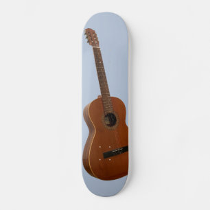 Klassische Gitarrenkunst Print on Light Blue Skateboard