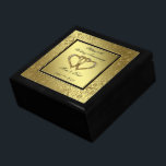 Klassische Goldene Hochzeit-Jubiläum-Geschenkboxen Schmuckschachtel<br><div class="desc">Ein Digitalbcon-Bilddesign mit einem Goldfarbenthema und einer Vielzahl von Sonderbildern,  Formen,  Mustern,  Stilen und Schriftart in dieser einzigartigen "Goldenen Hochzeitstag"-Geschenkboxen.  Dieses farbenprächtige und elegante Design kommt mit anpassbaren Formen und Textschriften,  um Ihren besonderen Anlass Anzug.  Das ist das perfekte Geschenk für den Jubiläumscoupel oder jeden anderen besondere Anlass.</div>
