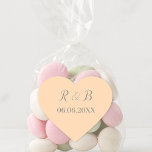 Klassische Hochzeit Herz-Aufkleber<br><div class="desc">Diese Sticker in der Herzform sind eine klassische Ergänzung zu Ihrem Hochzeitsgeschirr und zeichnen sich durch einen beigen Hintergrund mit hübschem braunem Schriftart aus. Passen Sie Ihren Namen und Ihr Hochzeitstermin auch in braunem Schriftart an. Personalisieren Sie Ihre Hochzeitsaufkleber noch heute! Hochzeitsticker-Design: Weddingsby Rhoadie</div>