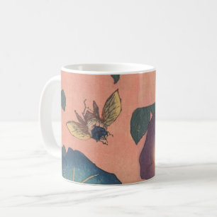 Klassische Hokusai-Kunst der rosa Biene und Blume Kaffeetasse