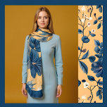 Klassische Marineflora auf Gelb Schal<br><div class="desc">Dieses Kunstwerk ist traditionell oder klassisch,  mit marineblau gestrichenen Blume auf sanft gelbem Hintergrund. Diese Kunst wurde mit KI erfunden.</div>