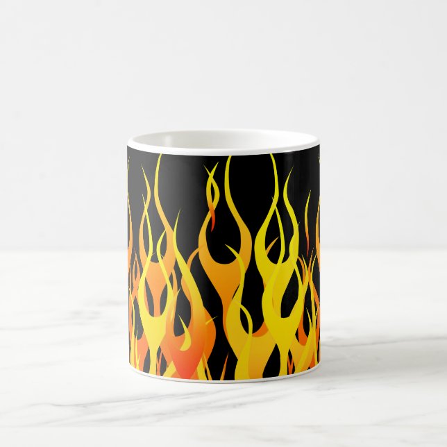 Klassische Orange, die Flammen auf Feuer läuft Kaffeetasse (Mittel)