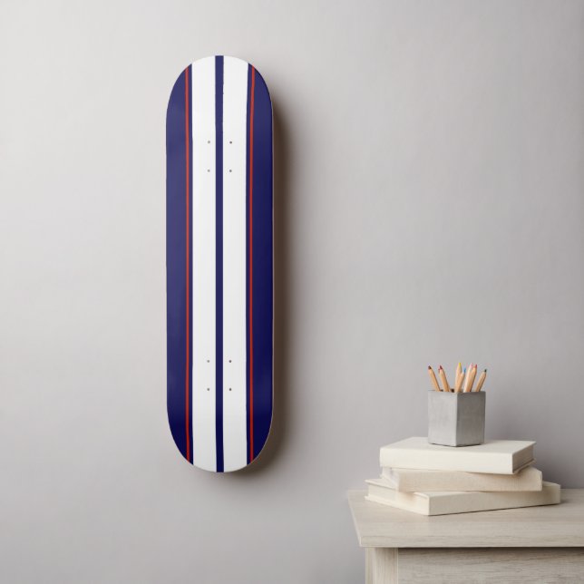 Klassische rote, weiße und blaue Streifen Skateboard (Wandkunst)