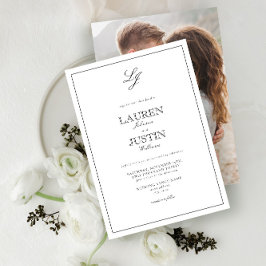 Klassische Schwarz-weiße Script Monogram Foto Hoch Einladung