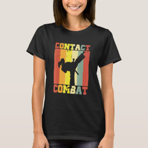 Klassische Silhouette einer Karatefrau - Kampf Kon T-Shirt