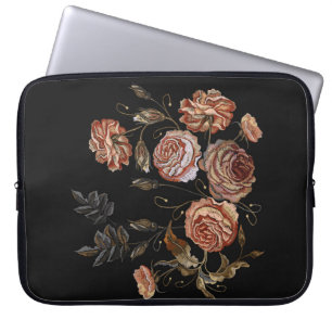 Klassische Stickerei Vintage Knospen von Rose Must Laptopschutzhülle