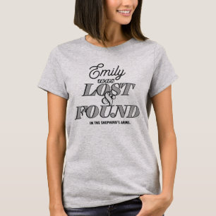 Klassische Typografie in Schwarz und Weiß mit Name T-Shirt