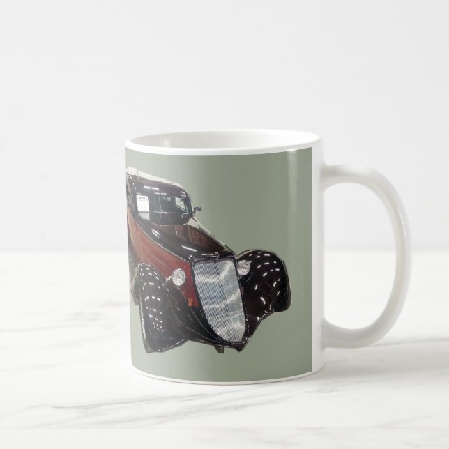 Klassische vorbildliche klassische Tasse (Rechts)