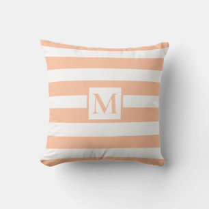 Klassische weiche, orangefarbene, pfirsichfarbene  kissen