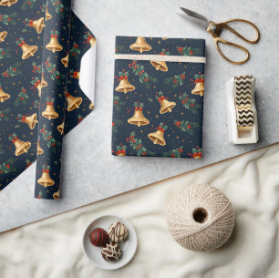 Klassische Weihnachtsglocken aus Vintage mit Holly Geschenkpapier