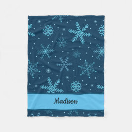 Klassische Weihnachtsschneeflocken auf Vliesenblau Fleecedecke