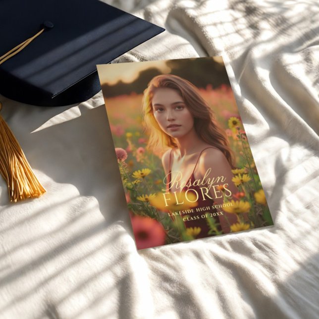 Klassischer Abschluss mit weichem Gelbkalligraphie Einladung (Von Creator hochgeladen)