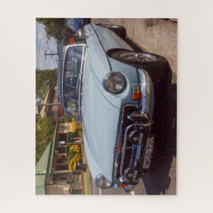 Klassischer blauer Roadster-Sportwagen MGB. Puzzle
