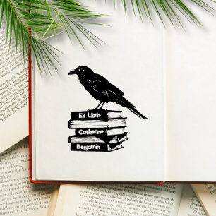 Klassischer Buchstapel mit Raven ex libris Briefma Permastempel