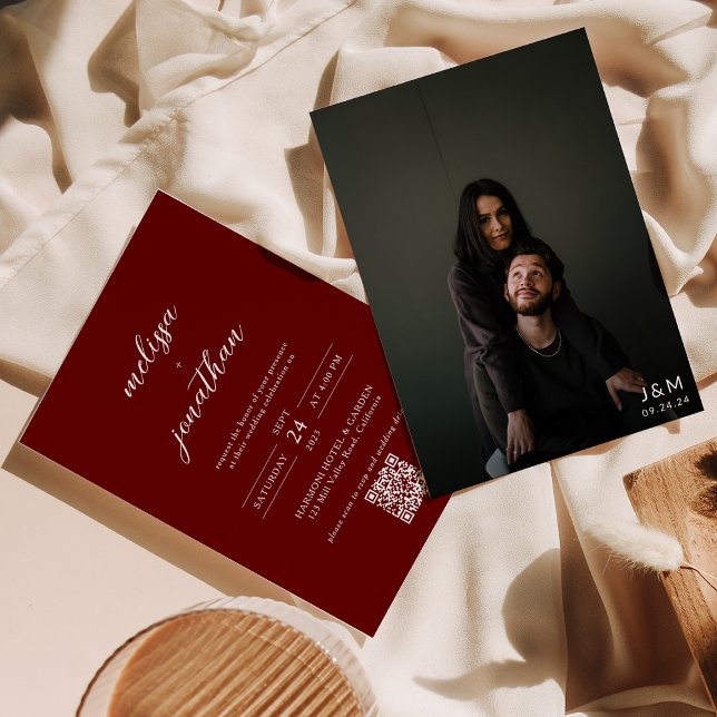 Klassischer Dunkelroter Foto Monogram QR Code Hoch Einladung (Von Creator hochgeladen)