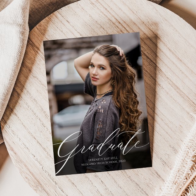 Klassischer Eleganter Script-Abschluss Ankündigung (Von Creator hochgeladen)