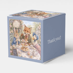 Klassischer englischer Nachmittagstee im Märchenbu Geschenkschachtel