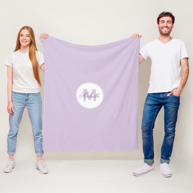Klassischer Fliedername und monogrammiertes Medail Fleecedecke (Beispiel)