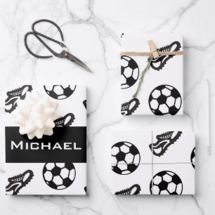 Klassischer Fußball-Fußball und Ball, für den die  Geschenkpapier Set