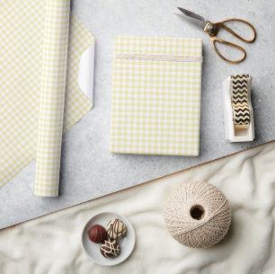 Klassischer Gingham Buttergelb Geschenkpapier