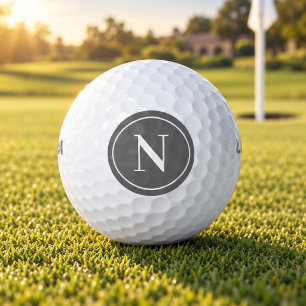Klassischer grauer runder Monogrammanfang Golfball