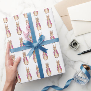 Klassischer Hase in rosa Jacke Geschenkpapier