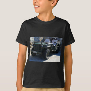 Klassischer Jeep von Willy's. T-Shirt