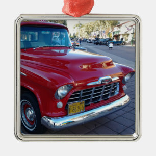 Klassischer Kirschrot Chevy Aufnahmen-LKW am Car Silbernes Ornament