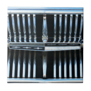 Klassischer Mercury-Grill aus den 1960er Jahren Fliese