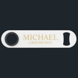 Klassischer Personalisierter Trauzeuge aus Weiß un Speed Flaschenöffner<br><div class="desc">Klassische Geschenke aus Personalisiertem Trauzeuge,  die den Namen und Titel des personalisierten Trauzeugen im klassischen Serif-Schriftart-Stil enthalten. Auch perfekt für Trauzeuge,  Vater der Braut und mehr. Bitte beachten Sie: Die Details der Folie werden im Kunstwerk simuliert. Bei der Herstellung dieses Produktes wird keine Folie verwendet.</div>
