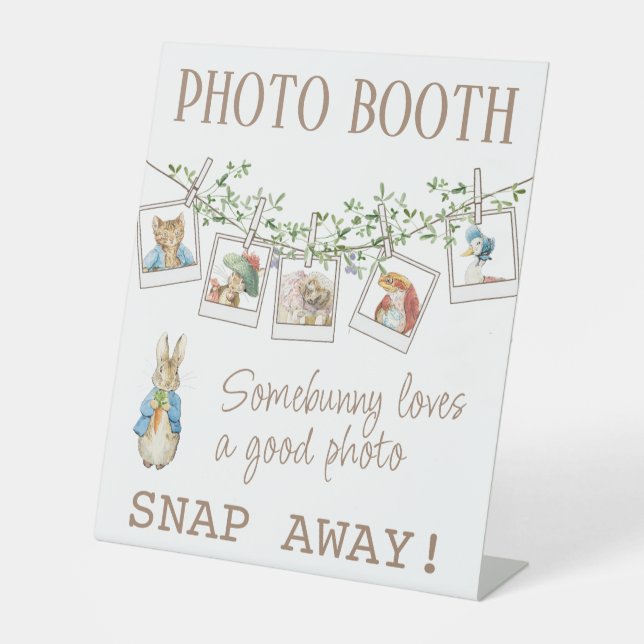 Klassischer Peter the Rabbit Baby Foto Booth-Sign Sockelschild (Vorderseite)