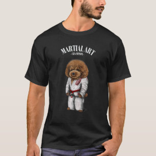 Klassischer Pudel-Hund-Judo-Karate-Meister in weiß T-Shirt