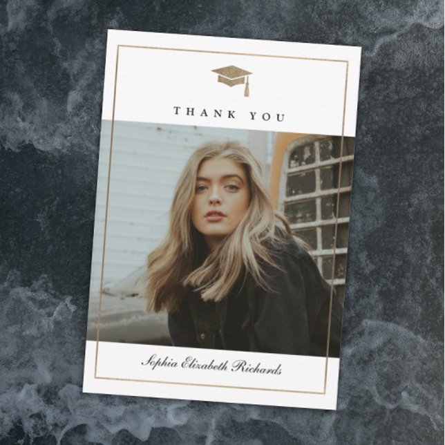Klassischer Script Gold Foto Abschluss Dankeskarte (Elegant gold graduation cap black and white photo graduation thank you cards.)