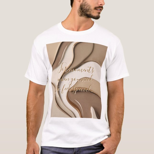 Klassischer T - Shirt in abstrakter Grafik (Vorderseite)