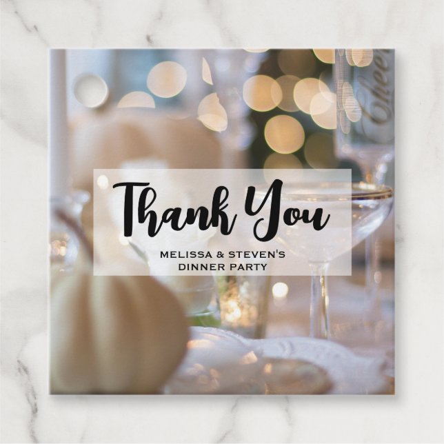 Klassischer Tisch mit Extravaganter Platzierung Geschenkanhänger (Vorderseite)