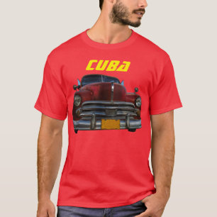 Klassisches amerikanisches Auto in Vinales, Kuba T-Shirt
