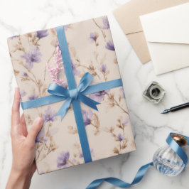 Klassisches Beige Lavendelblüten Wasserfarbenmuste Geschenkpapier