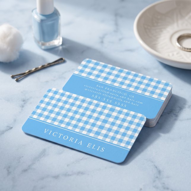 Klassisches Blau Gingham Visitenkarte (Simulated business cards on table)