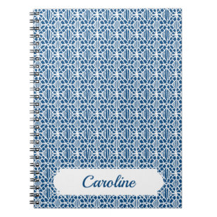 Klassisches Blau mit weißem Crochet Lace-Muster Notizblock
