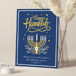Klassisches Blau und Gelbe Menorah Happy Hanukkah Feiertagskarte<br><div class="desc">Senden Sie Ihre Wünsche mit dieser Holiday Card,  die ein Atemberaubendes Happy Hanukkah Script und Menorah Candles beinhaltet,  um Ihre Grußbotschaft zu markieren.</div>