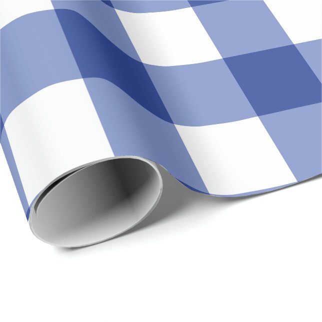 Klassisches blaues Gingham-Mittel-Skala-Karo  Geschenkpapier (Rolleneckpunkt)