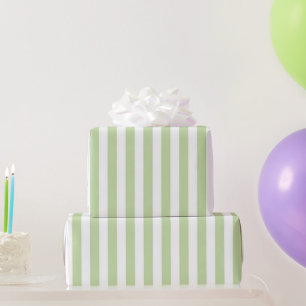 Klassisches, feminin-frisches, pastellgrünes Strei Geschenkpapier