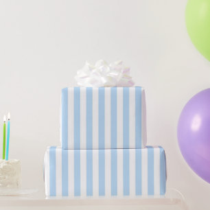 Klassisches, feminin-pastellblaues Streifenmuster  Geschenkpapier