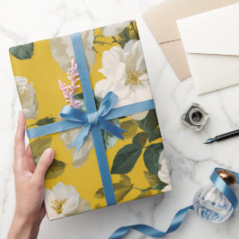 Klassisches gelbes Rosen weißes Blumenmuster Geschenkpapier
