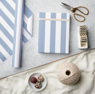 Klassisches Geschenkpapier Blau-Weiß gestreift