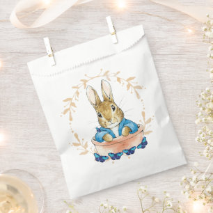 Klassisches Geschichtenbuch-Häschen im Pflanzentop Geschenktütchen